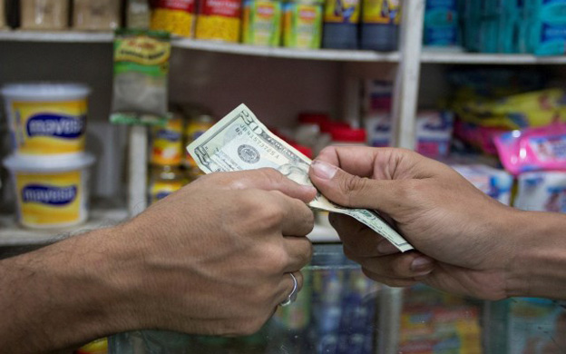 Precios de alimentos en dólares subieron 15% en Maracaibo